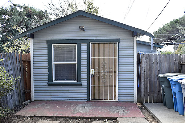 937 1/2 Benicia Road
