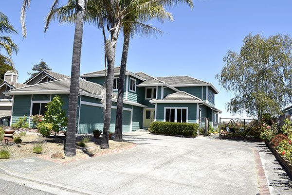 185 West I st. #4