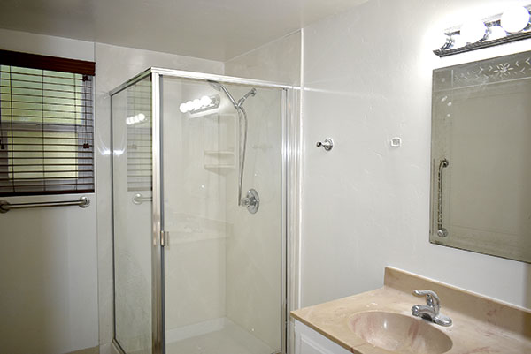 Main Bedroom Bath