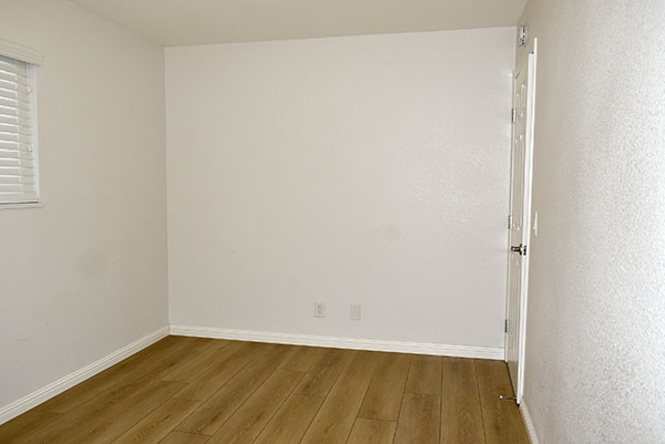 Bedroom 4b
        B